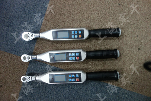  �߾��Ȕ��@Ť������