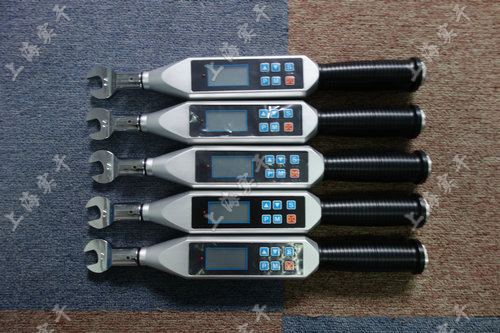 ���@�y������